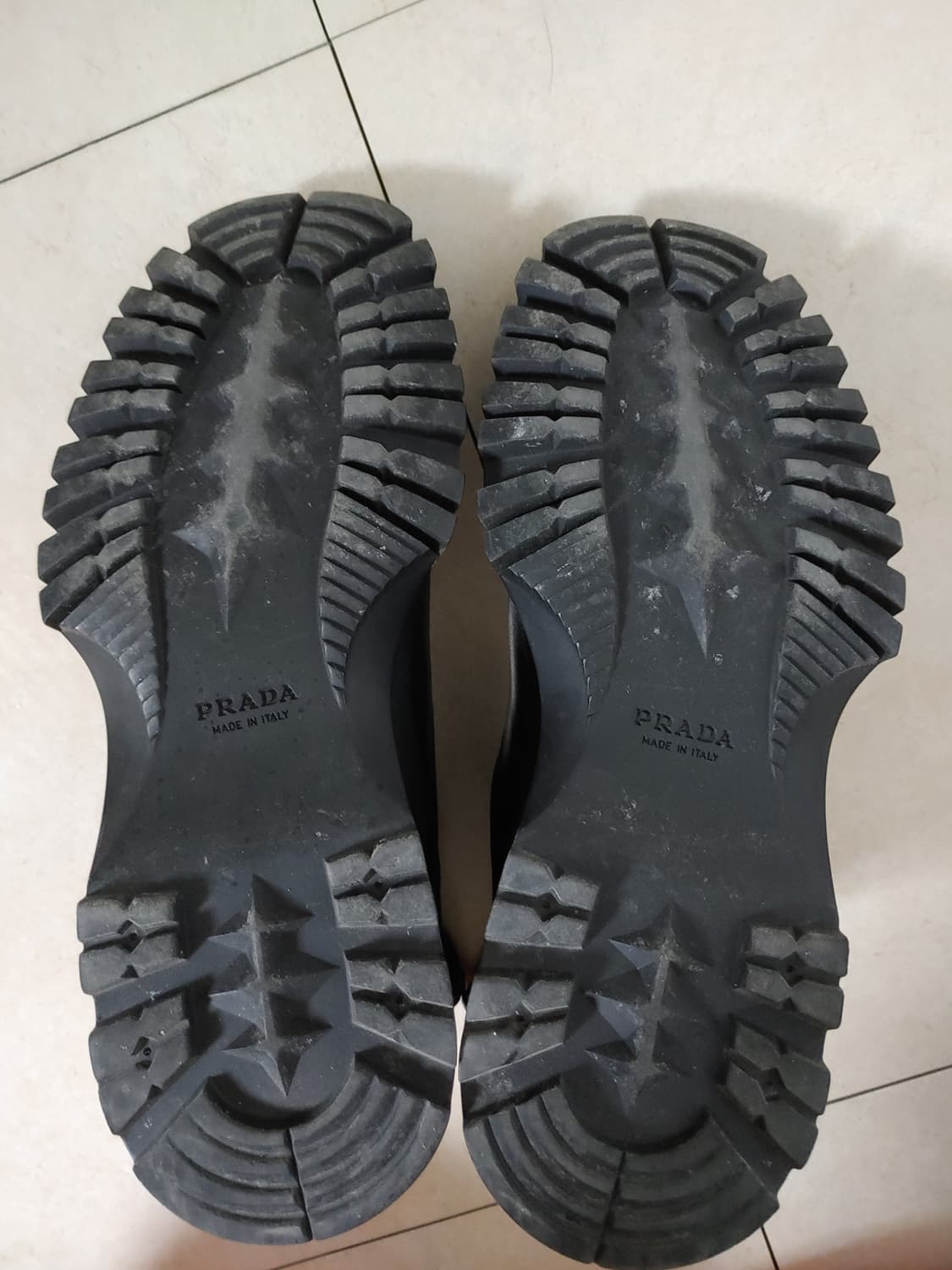 프라다 브릭선 코만도솔 첼시부츠 상품이미지3