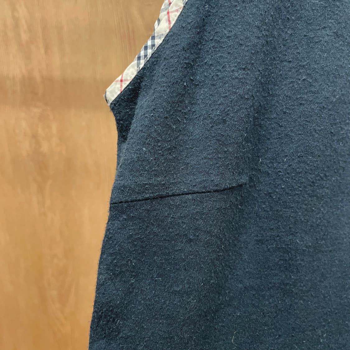 버버리 블루라벨 노바체크 슬리브리스 탑 리본 타이 로고 자수 디테일 블랙 상품이미지8