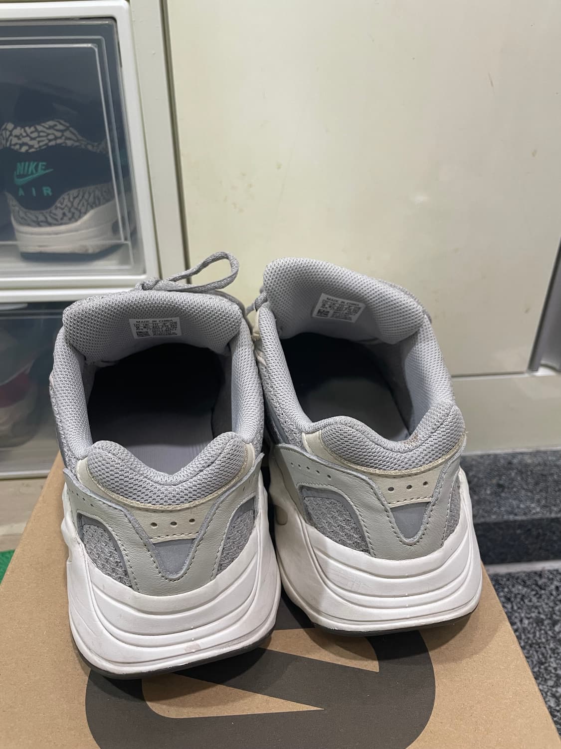 (270) 아디다스 이지 부스트 700 V2 크림 풀구성 상품이미지2