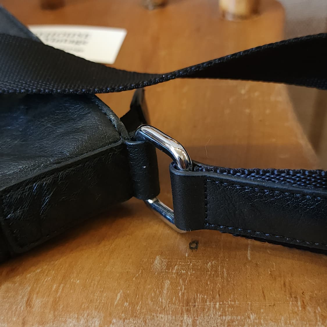 살바토레 페라가모 주름가공 가죽 크로스 백 메신져백 상품이미지6