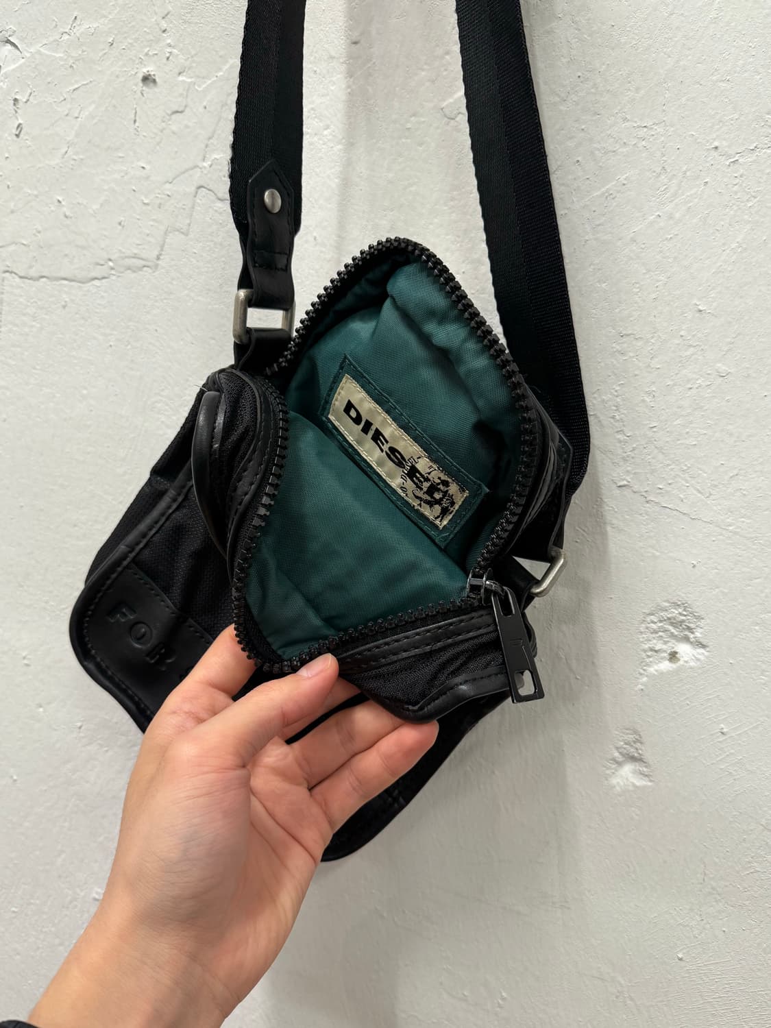DIESEL Black Mini Crossbody Bag 상품이미지5