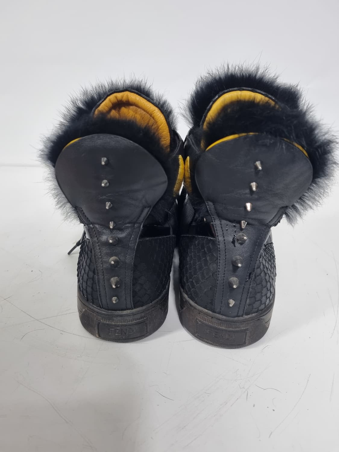 Fendi st 스터드 퍼 스니커즈 상품이미지3