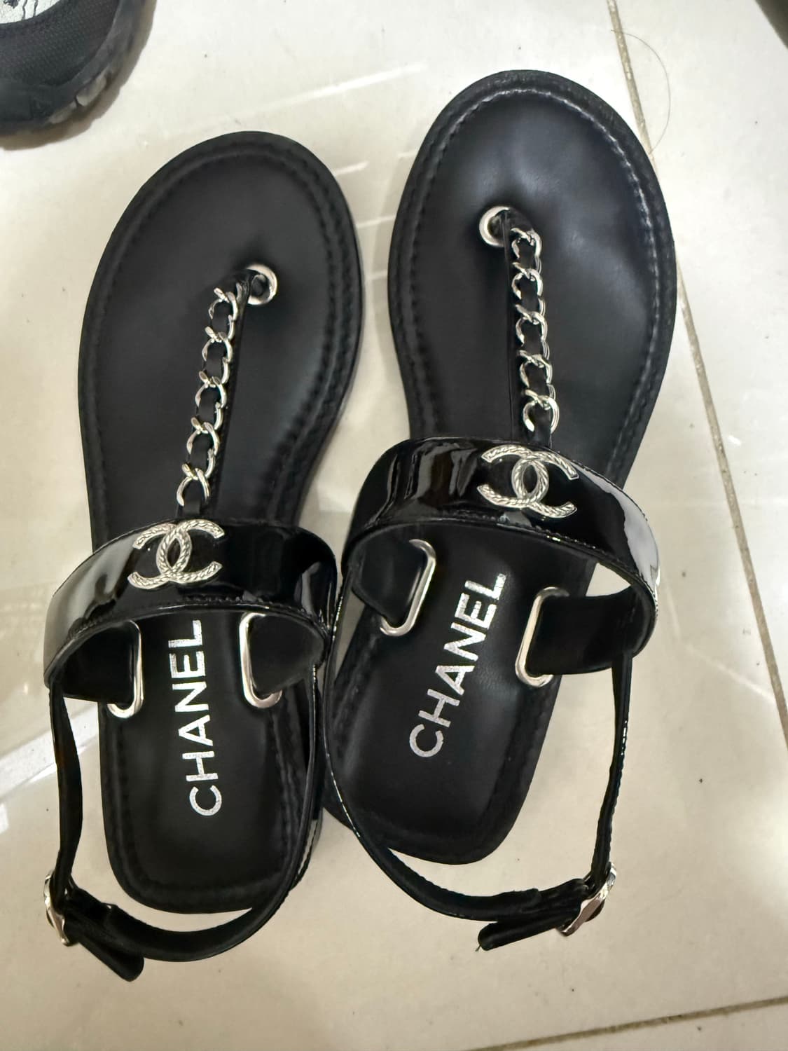 샤넬 체인 쪼리 샌들 은장 플리플랍 슬리퍼 제니 고윤정 여름 상품이미지1