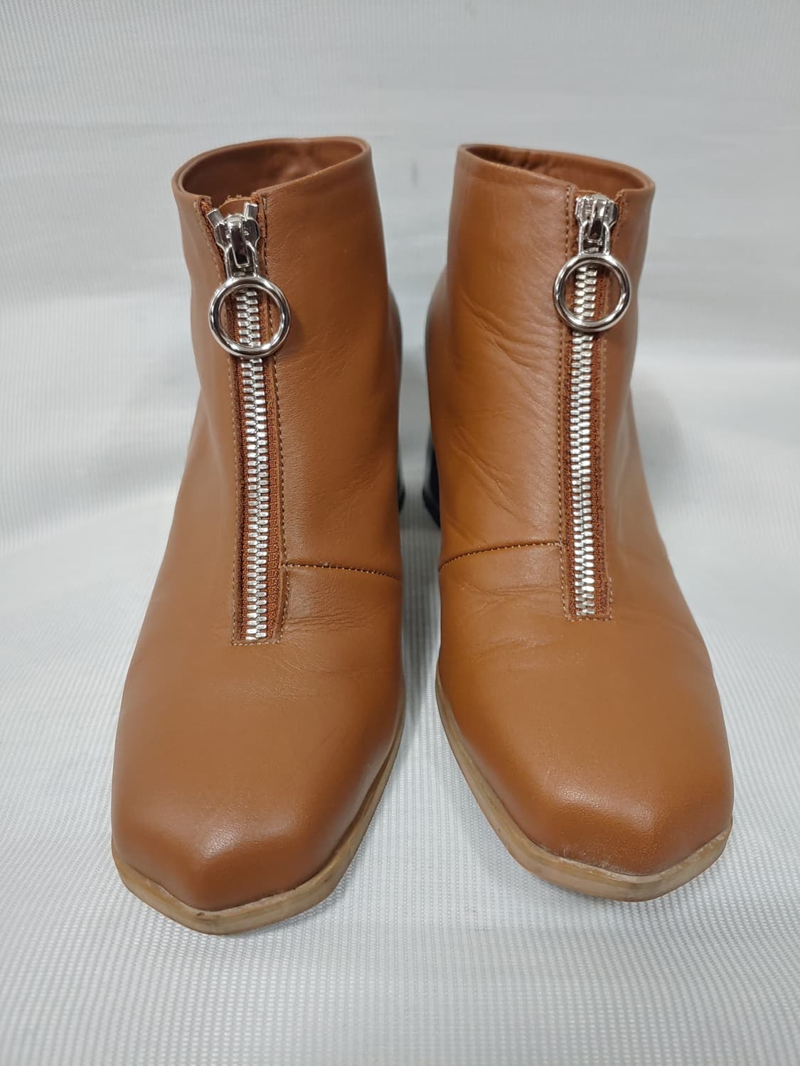 구호 브라운 가죽 앵클 부츠 245 상품이미지4