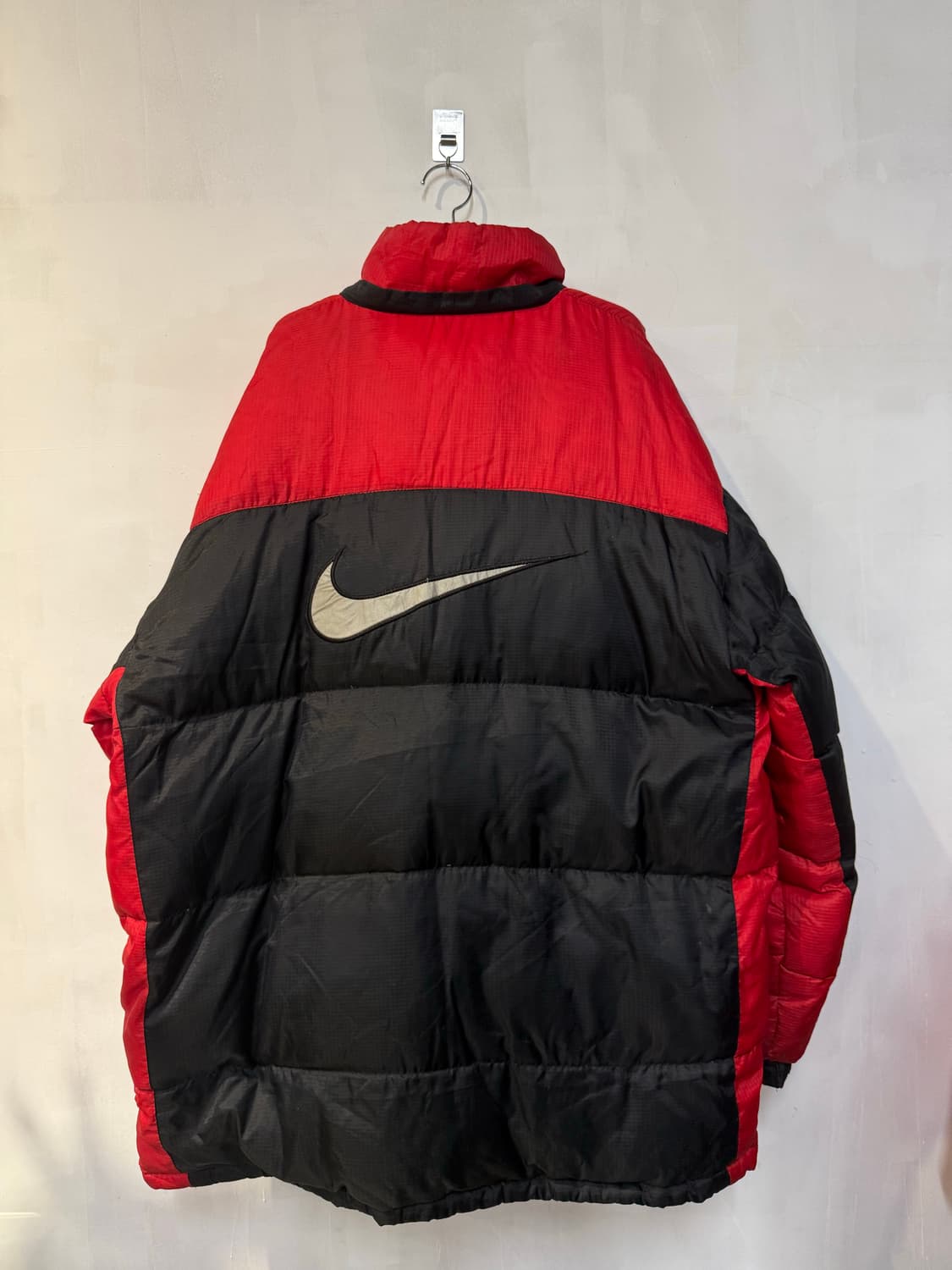 나이키 블랙레드 패딩 상품이미지4