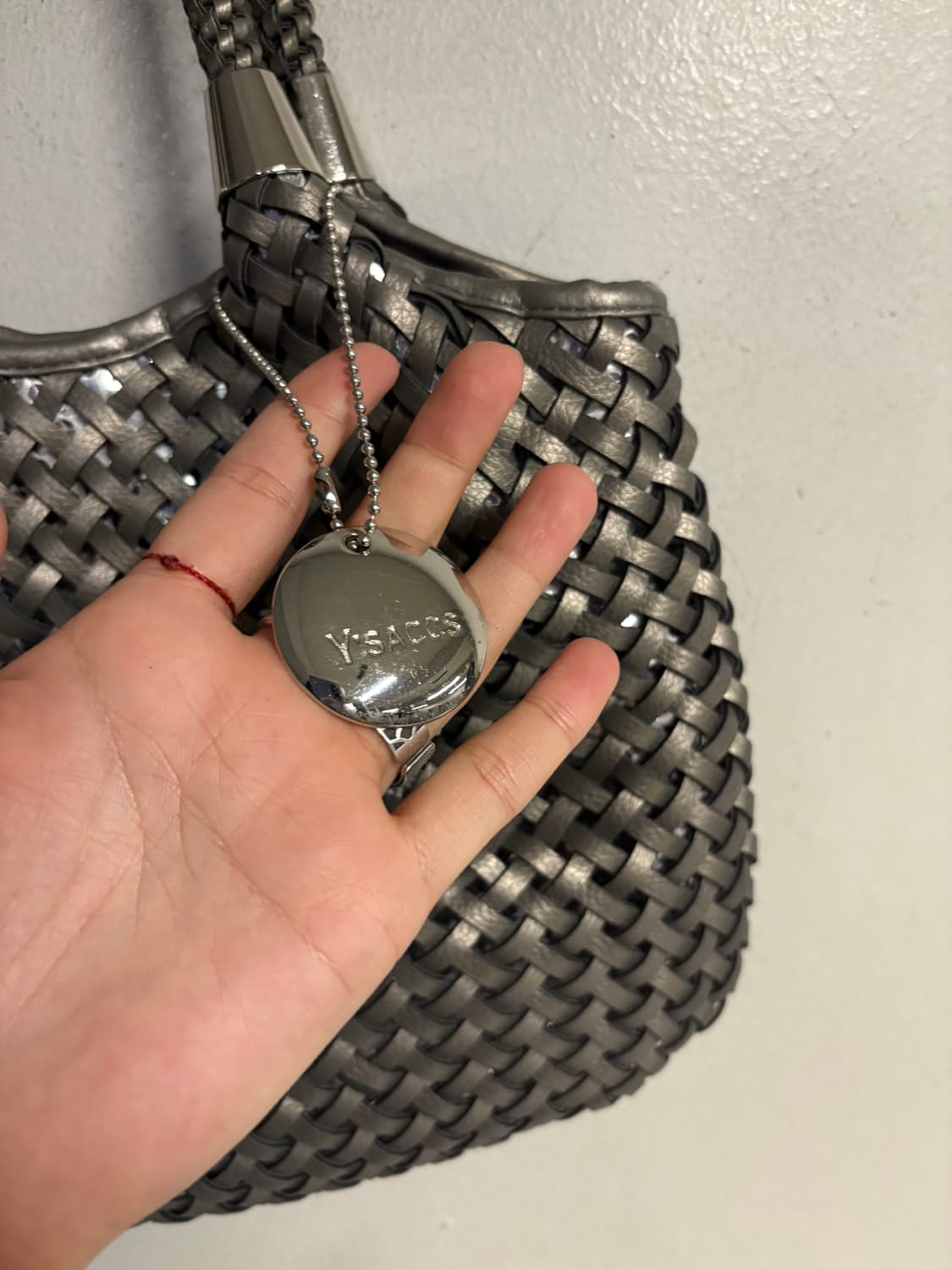 Y‘SACCS woven shoulder bag silver 상품이미지10