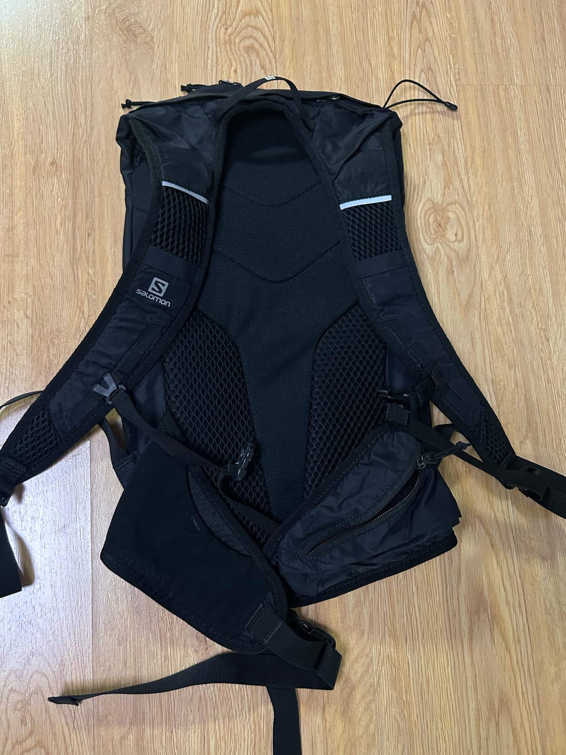 살로몬 20L 트레일 블레이저 블랙팝니다 상품이미지3