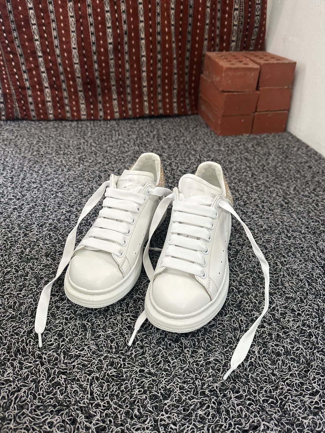 알렉산더 맥퀸 오버솔 스니커즈 35 / 225mm 상품이미지2