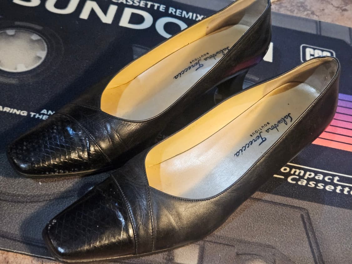 BALENCIAGA PARIS Leather Pumps 상품이미지1