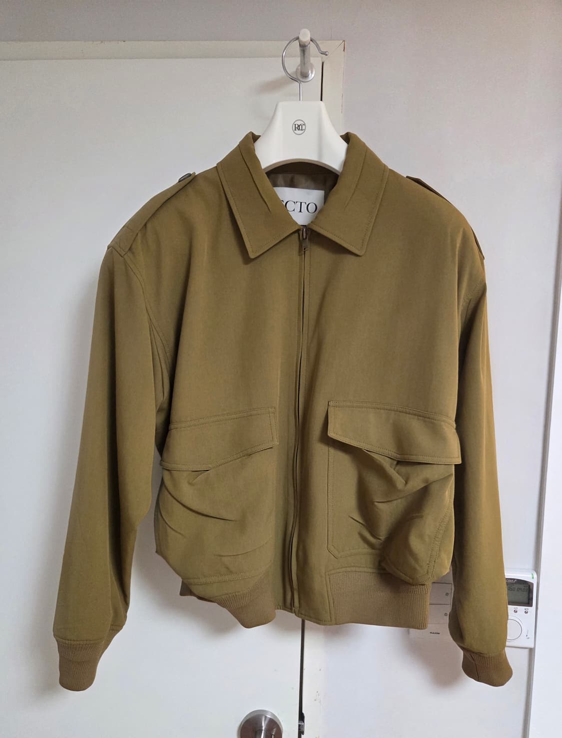 [1] 렉토 25fw 빈티지 프레스 크리즈 점퍼 올리브 상품이미지1