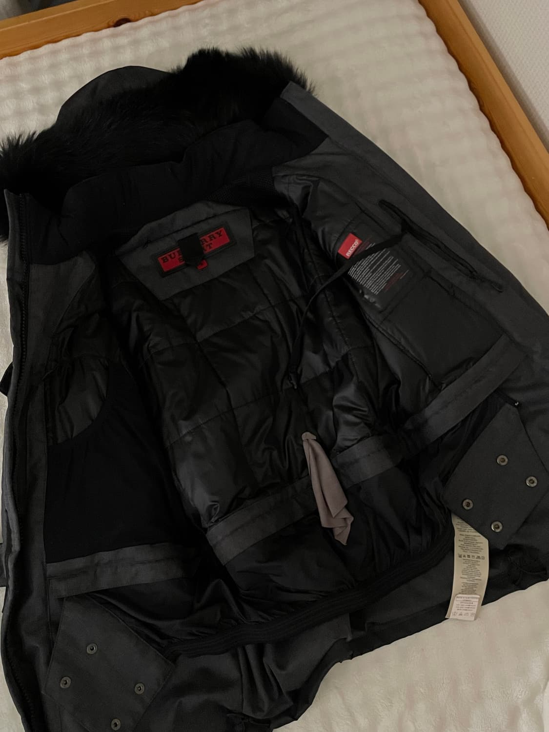 버버리 스포츠 그레이 폭스퍼 패딩 상품이미지5