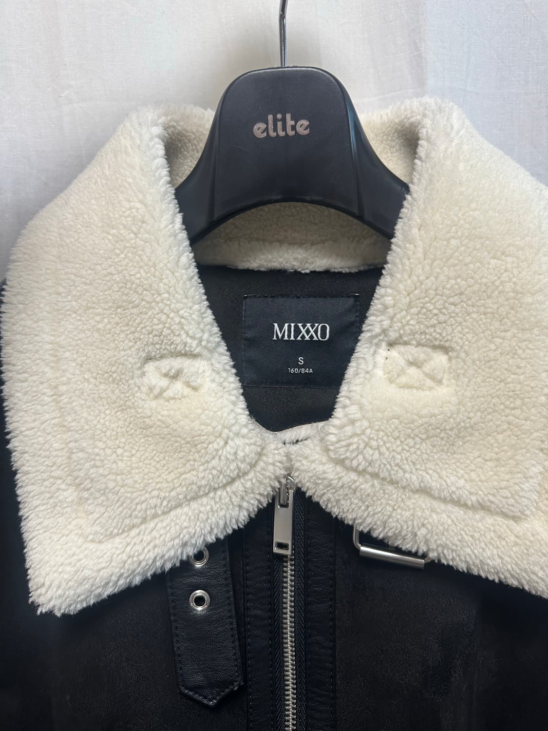 미쏘 mixxo 스탠카라 페이크 스웨이드 숏 무스탕 블랙 상품이미지2