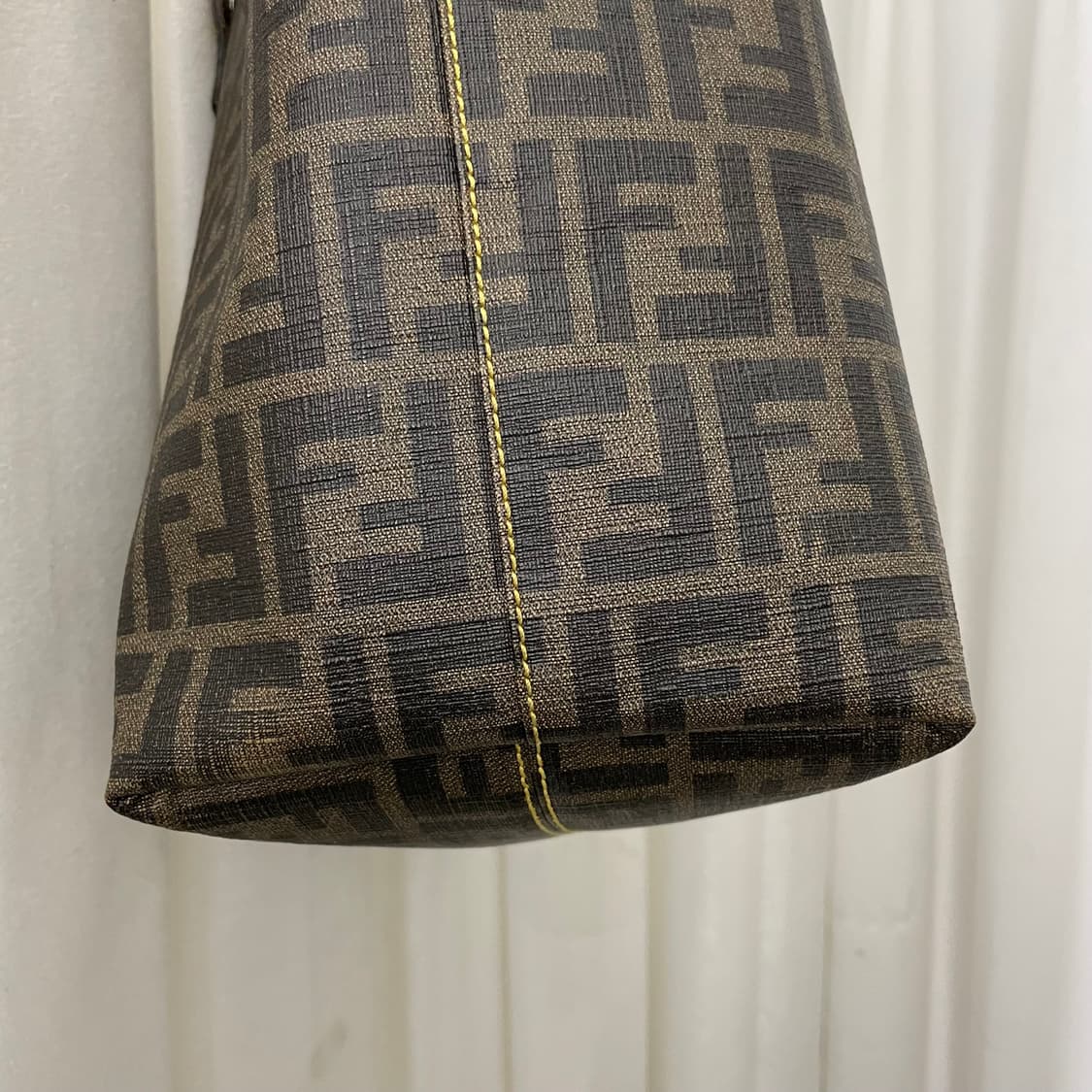 펜디 정품 주카패턴 쇼퍼백 상품이미지2