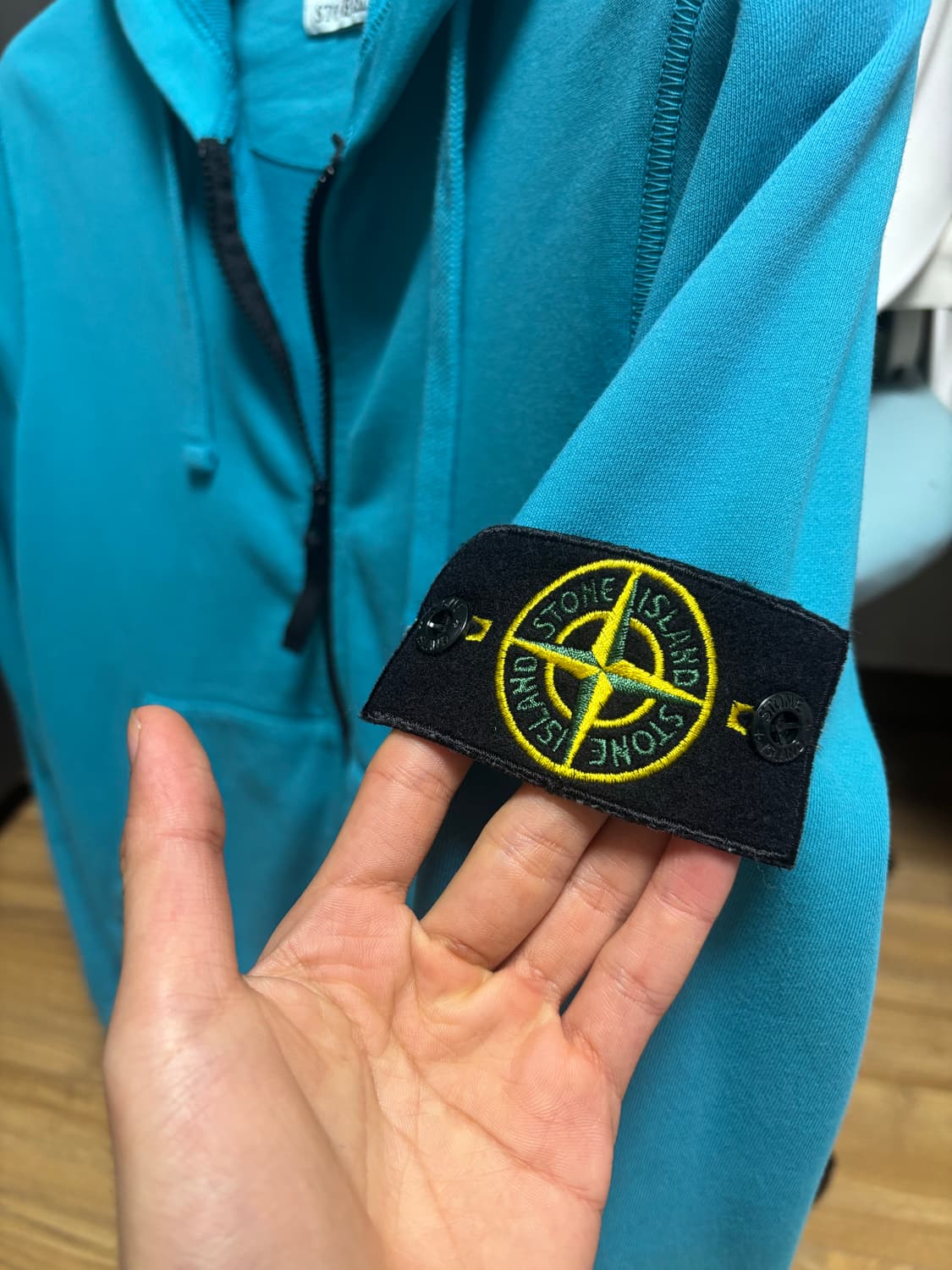 스톤아일랜드 후드집업 상품이미지2