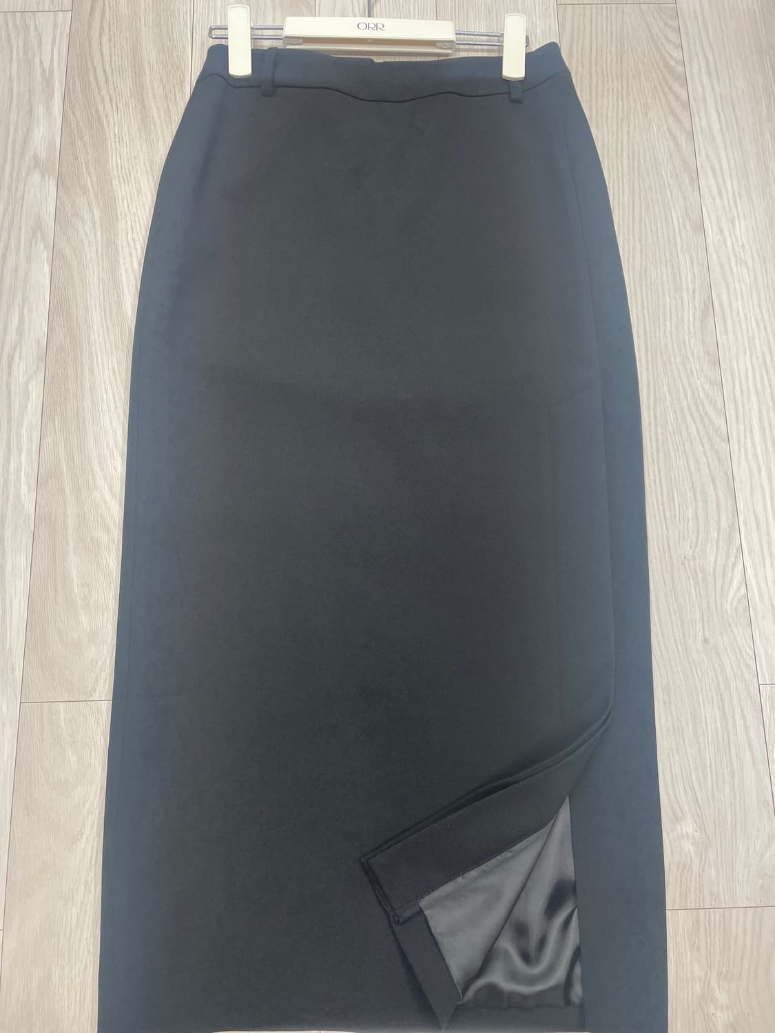 오르 orr 슬릿 미디 스커트 블랙 색상, XS 상품이미지2