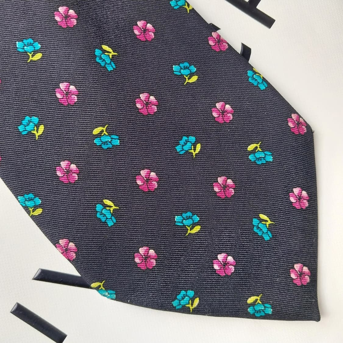 지방시 넥타이 블랙 플라워 모티브 9.6cm A+등급 K2201 상품이미지6