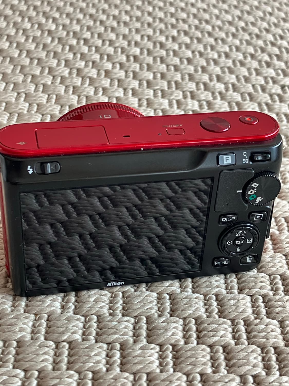 니콘 1 J1 레드 컬러 빈티지 디카 판매합니다 상품이미지2