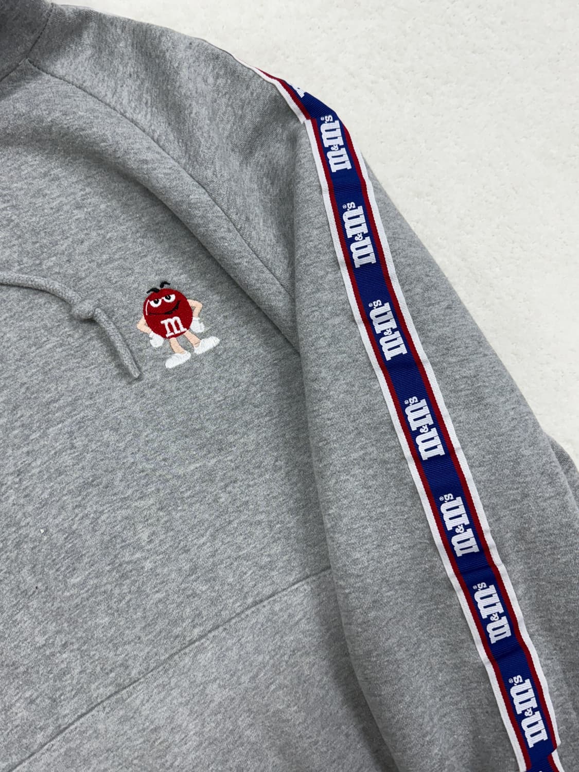 M&M 후드티 상품이미지2