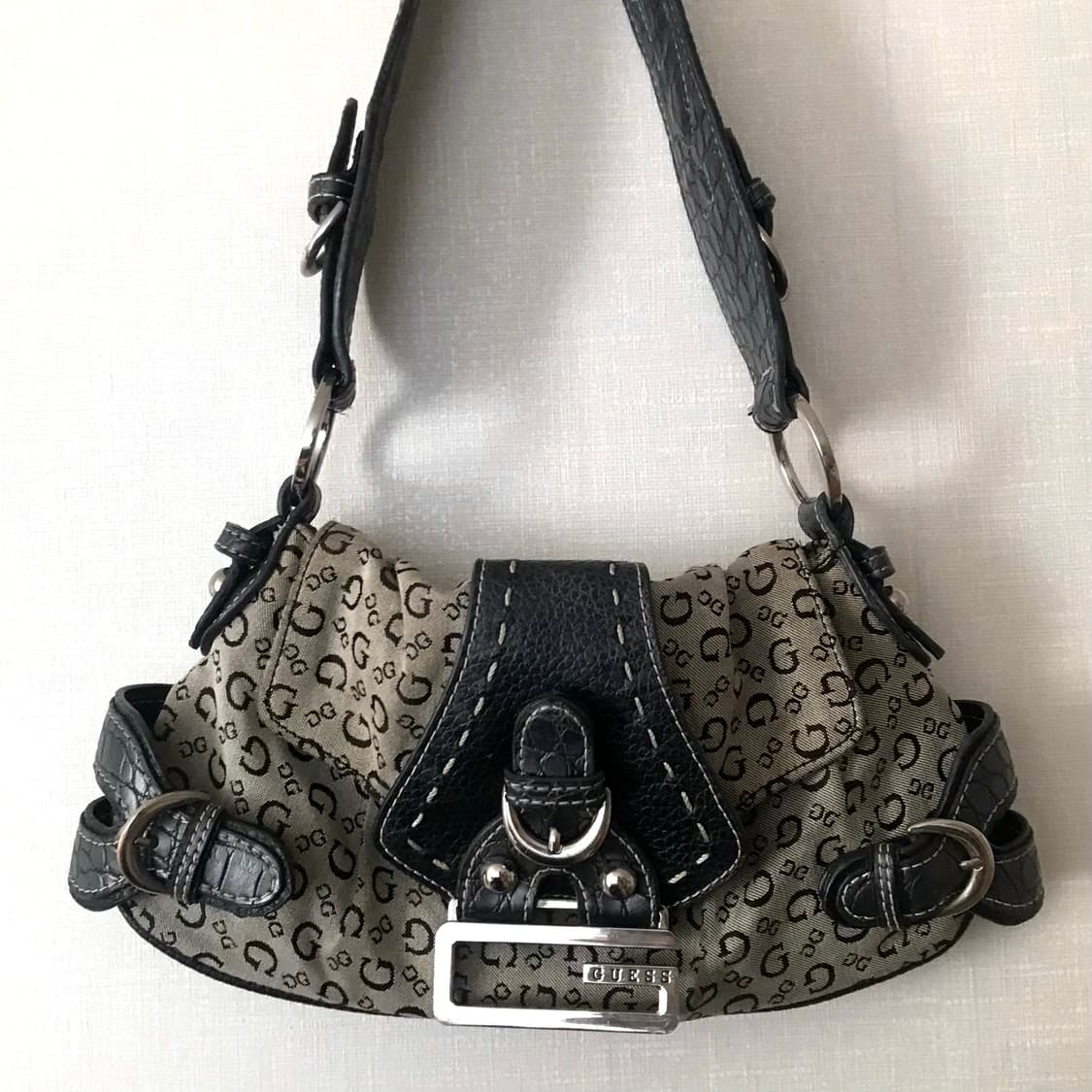 Guess vintage shoulder bag 게스 빈티지 숄더백 상품이미지1