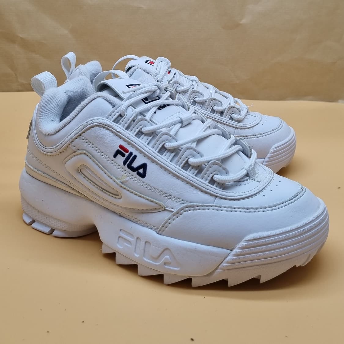 휠라 디스럽터2 운동화225. 상품이미지1