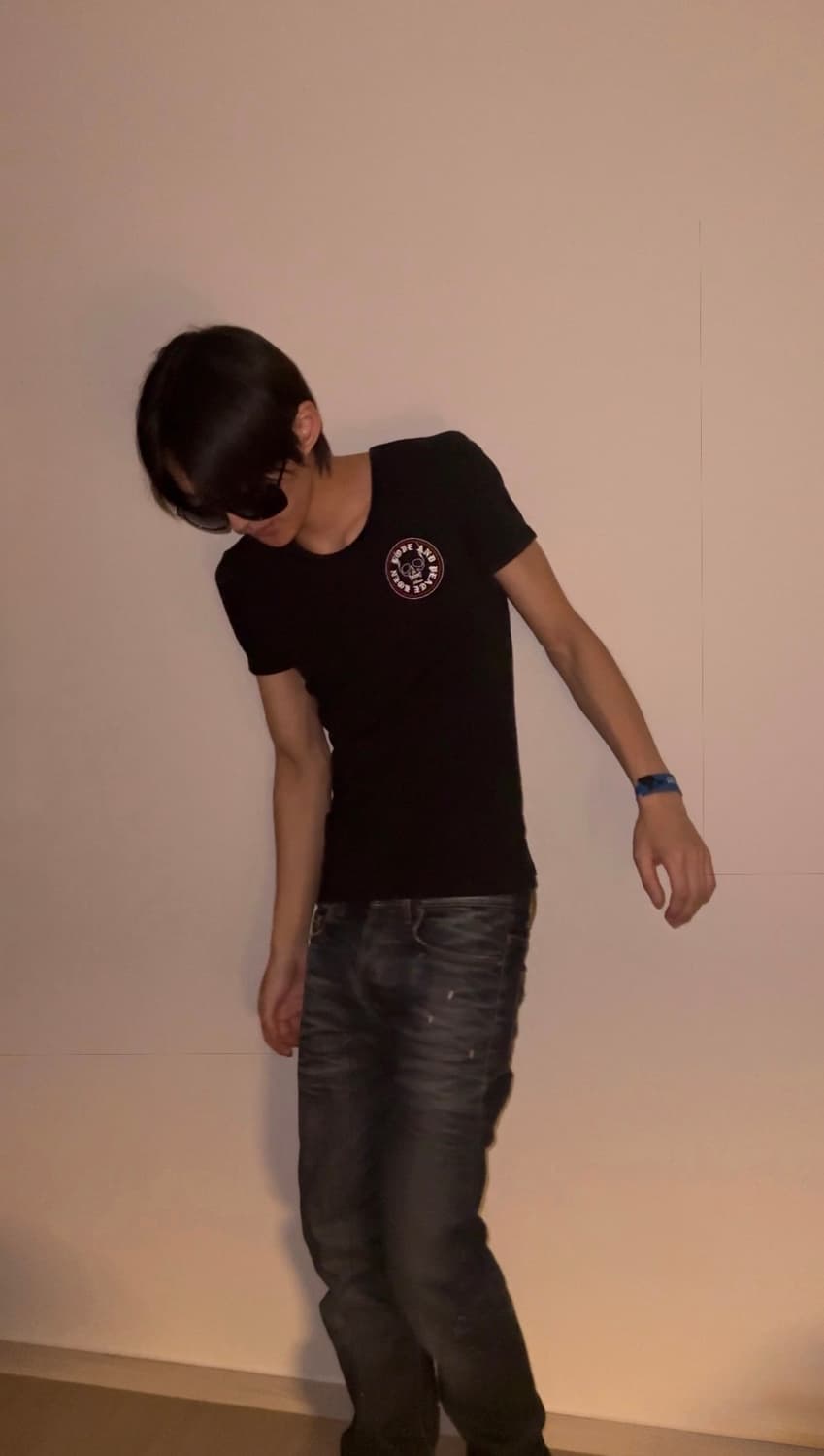 Roen Skull Beaded Graphic T-Shirt Black 상품이미지2