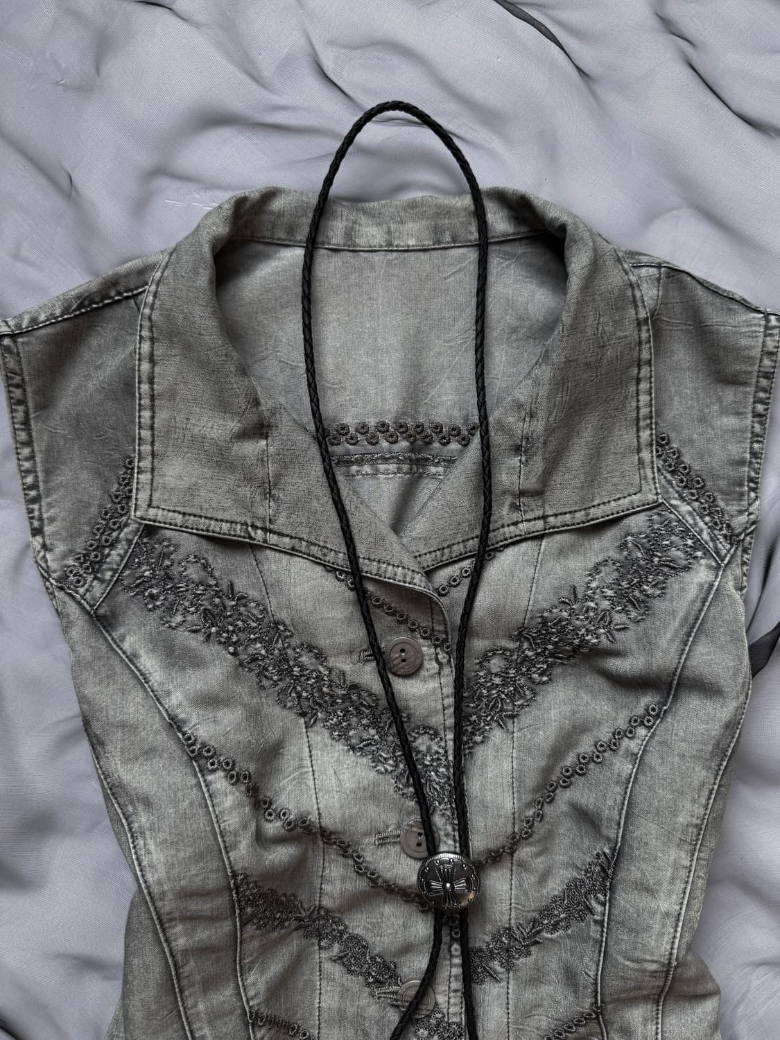 Charcoal Punching Embroidered Vest 0331 상품이미지2