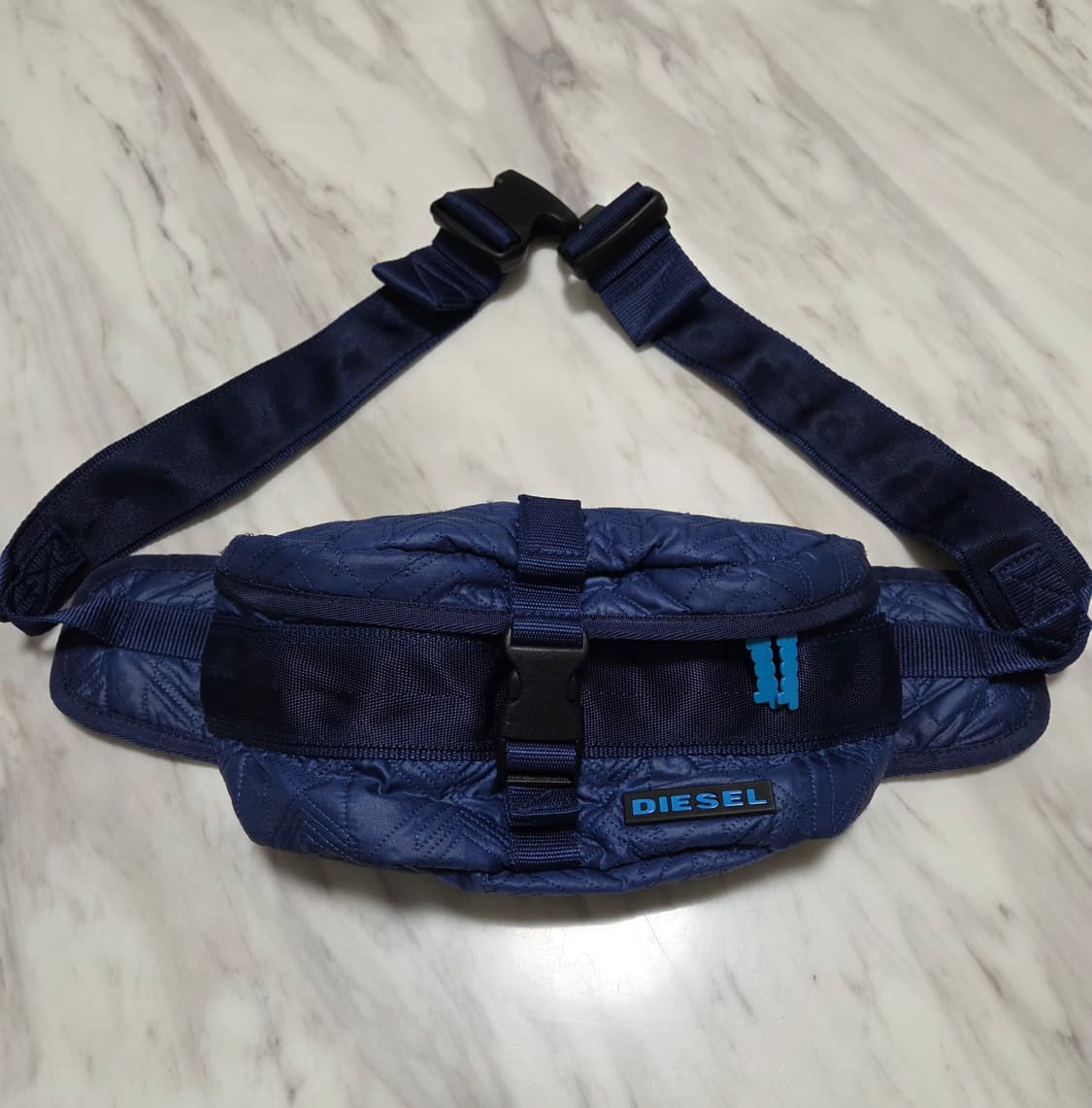 디젤 나일론 퀼팅 웨이스트 백 상품이미지1