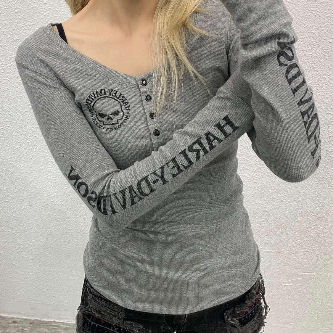 할리데이비슨 딱붙핏 레터링 그레이 슬리브 S 상품이미지1