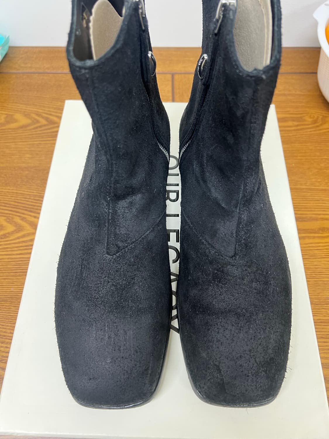 아워레가시 미카엘리스 스웨이드 부츠  상품이미지2