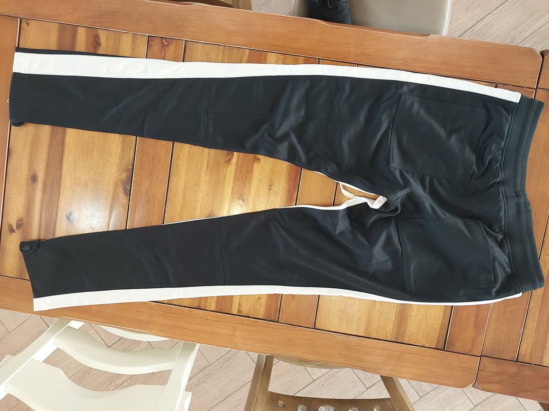 사이드라인 트랙팬츠 블랙 L사이즈
택포 4만 상품이미지2