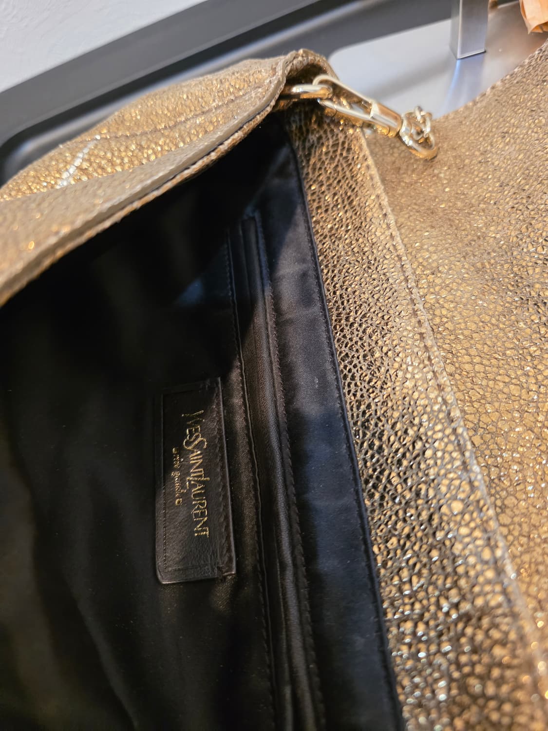 생로랑 파리 메탈릭 골드가죽 엠마 체인 숄더백 상품이미지8