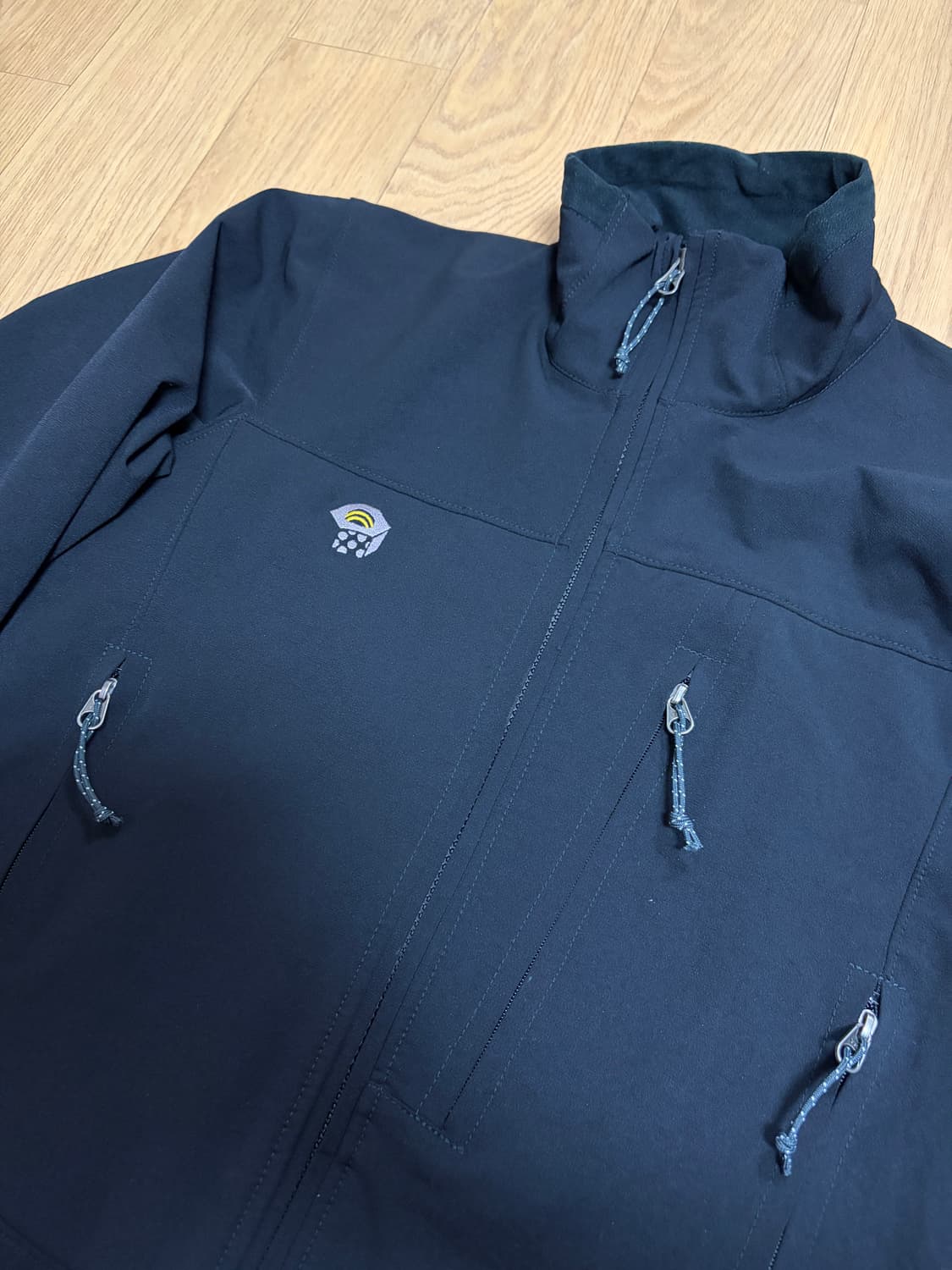 [S] 마운틴하드웨어 소프트쉘 자켓 블랙 상품이미지1