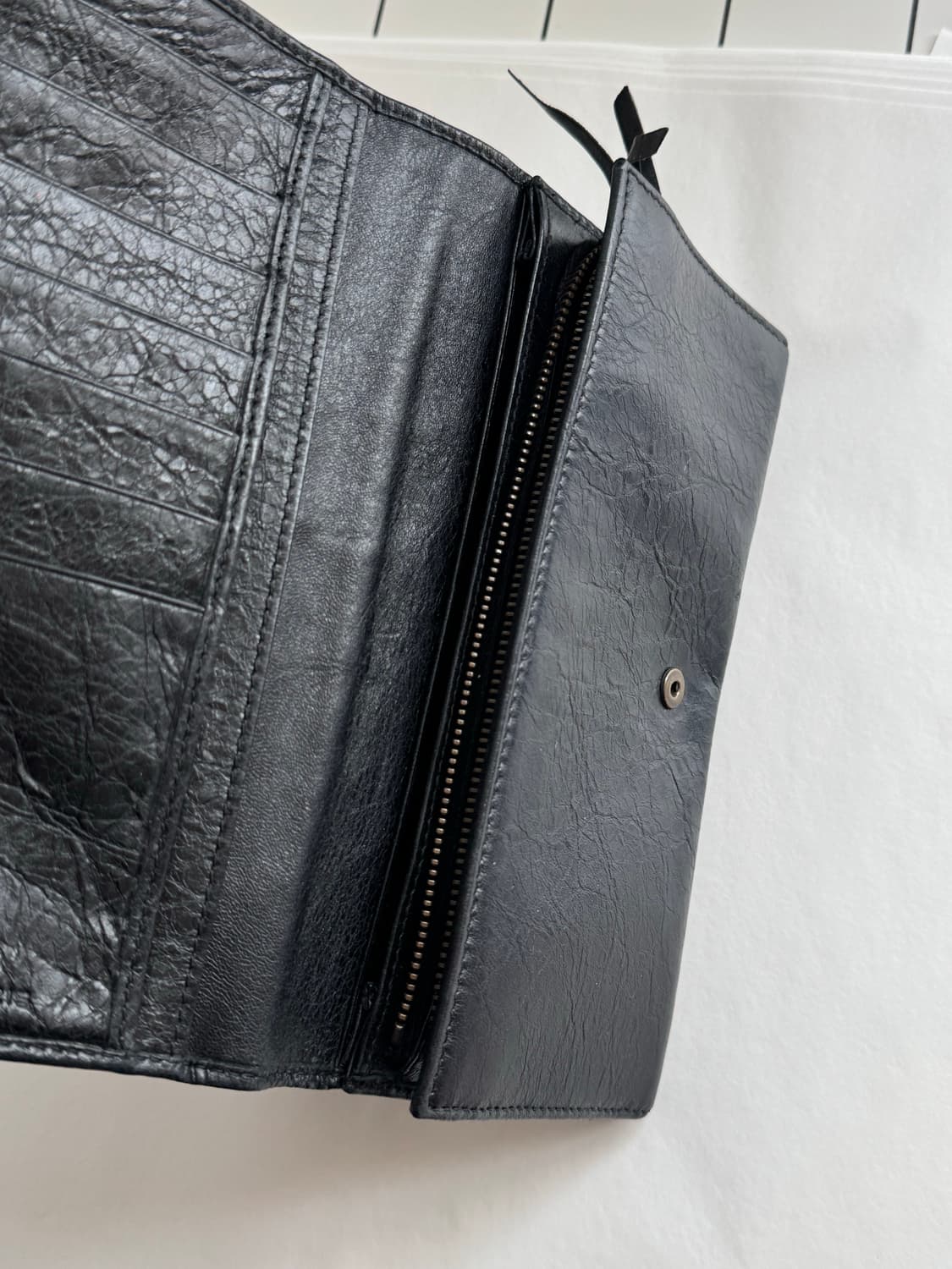 발렌시아가 모터 가죽 장지갑 블랙 상품이미지4