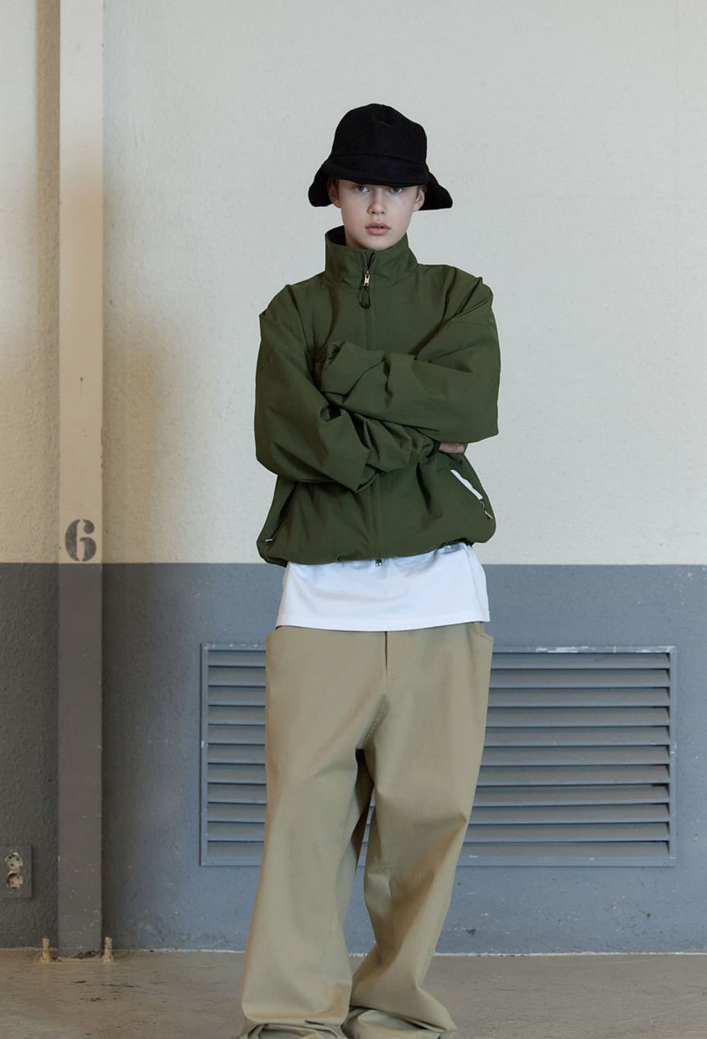 STU 레터링 윈드브레이커 카키 판매합니다 상품이미지5