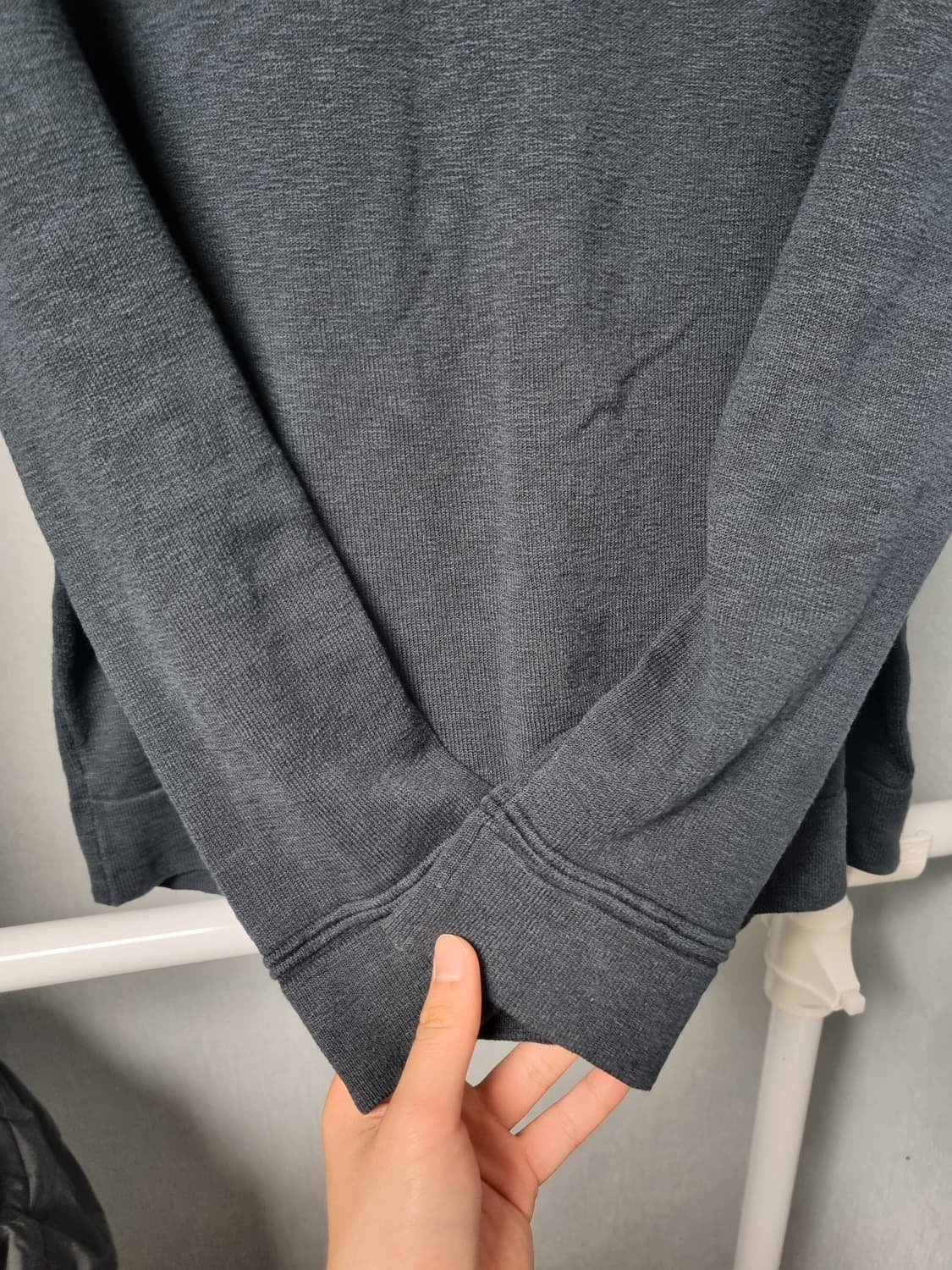 [최종가격] 스톤아일랜드 네이비 블랙 니트 상품이미지2