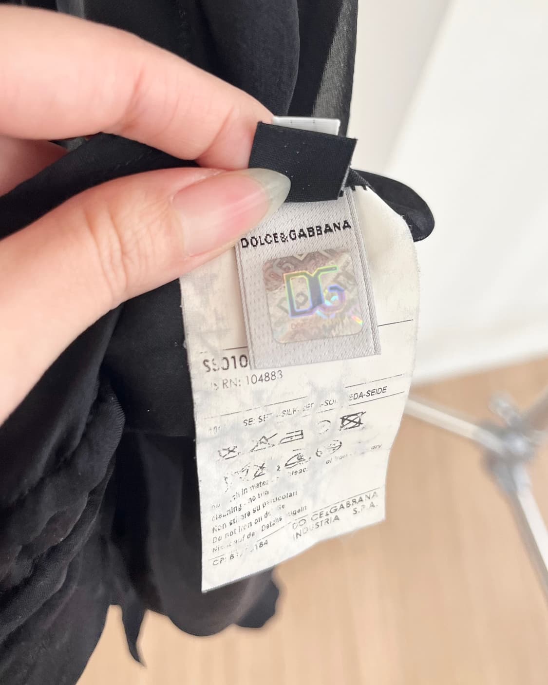 돌체 앤 가바나 블랙 실크 러플 블라우스 상품이미지9
