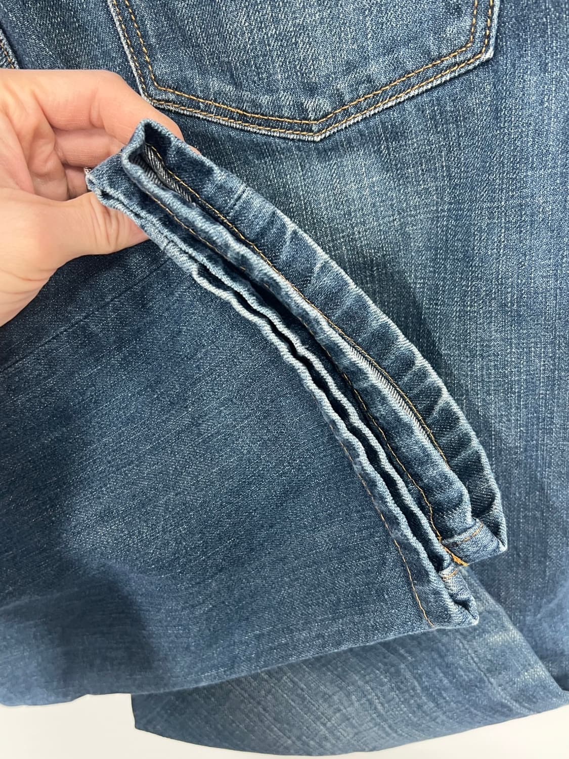 리바이스 504 슬림 스트레이트 워싱 데님 팬츠 상품이미지3