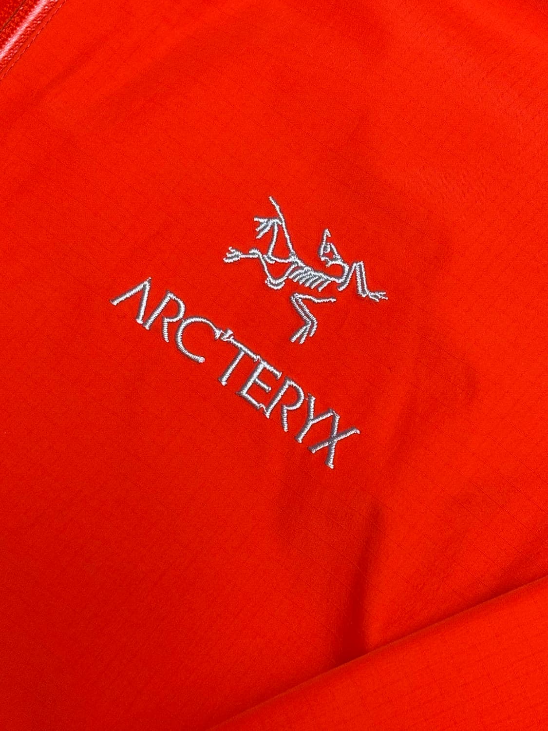 아크테릭스 제타SL L사이즈 레드 + 오렌지 컬러 바람막이 상품이미지3