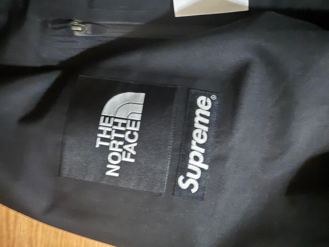 XL 슈프림 노스페이스 서밋 시리즈 마운틴 자켓 상품이미지2