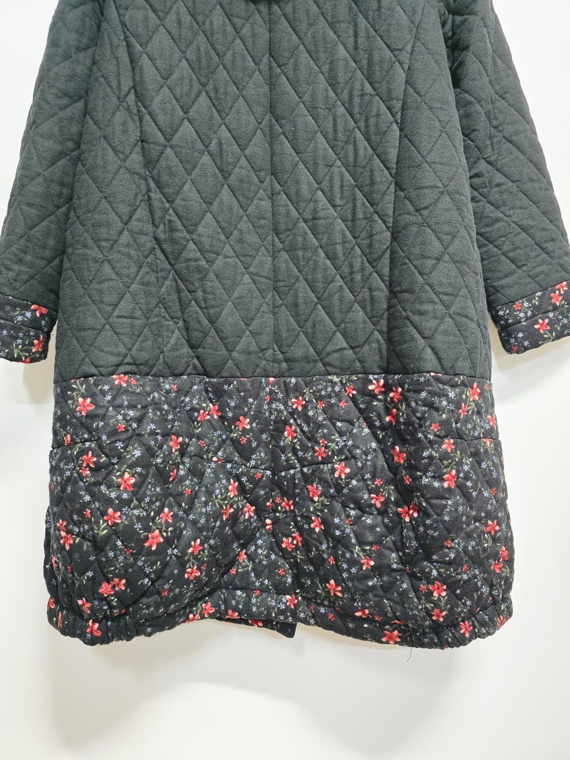 라비찌 퀼팅 후드 롱 코트 꽃무늬 블랙 상품이미지7