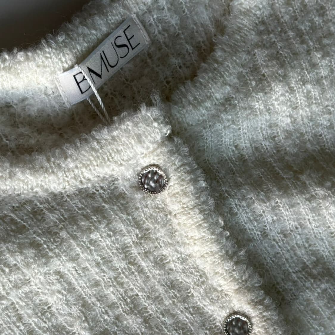 비뮤즈 베뉴엣 코엘 부클 가디건 크림 단종 상품이미지5