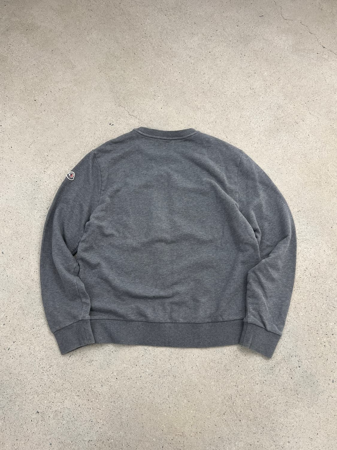 몽클레어 와펜 빅로고 그레이 맨투맨 상품이미지4