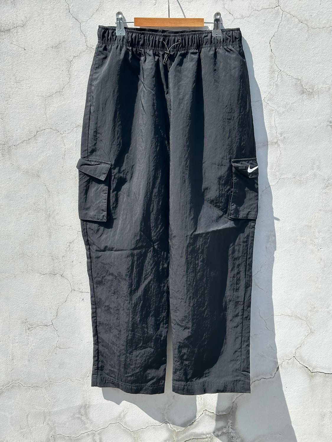 [S] 나이키 여성 카고 블랙 트레이닝 팬츠 상품이미지1