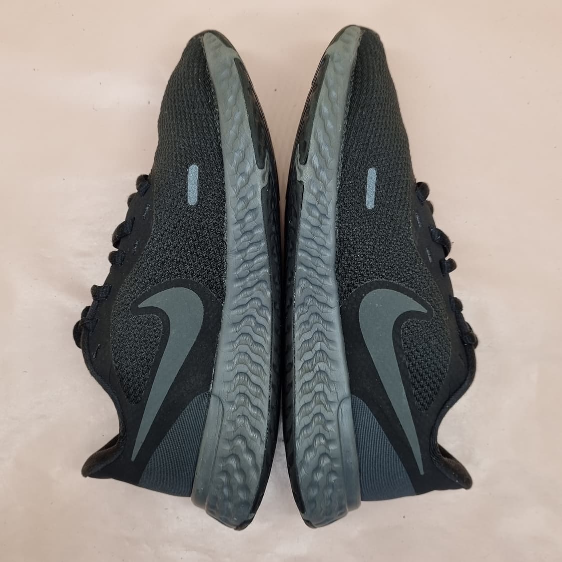 나이키 레볼루션5 블랙 여성운동화235 상품이미지5