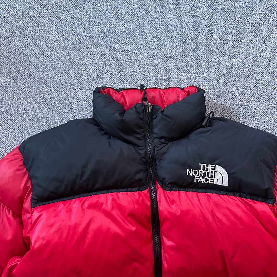 노스페이스 눕시 레드/블랙 패딩 상품이미지2