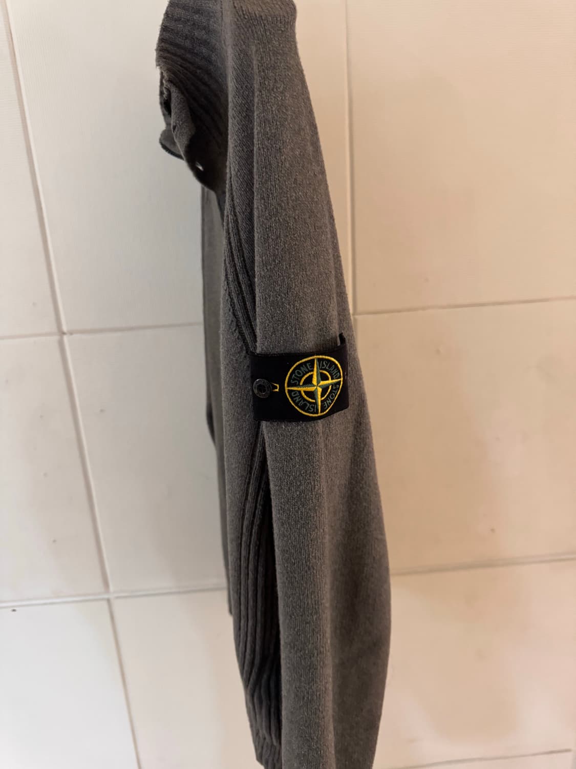 스톤아일랜드 반집업 니트 L 상품이미지3