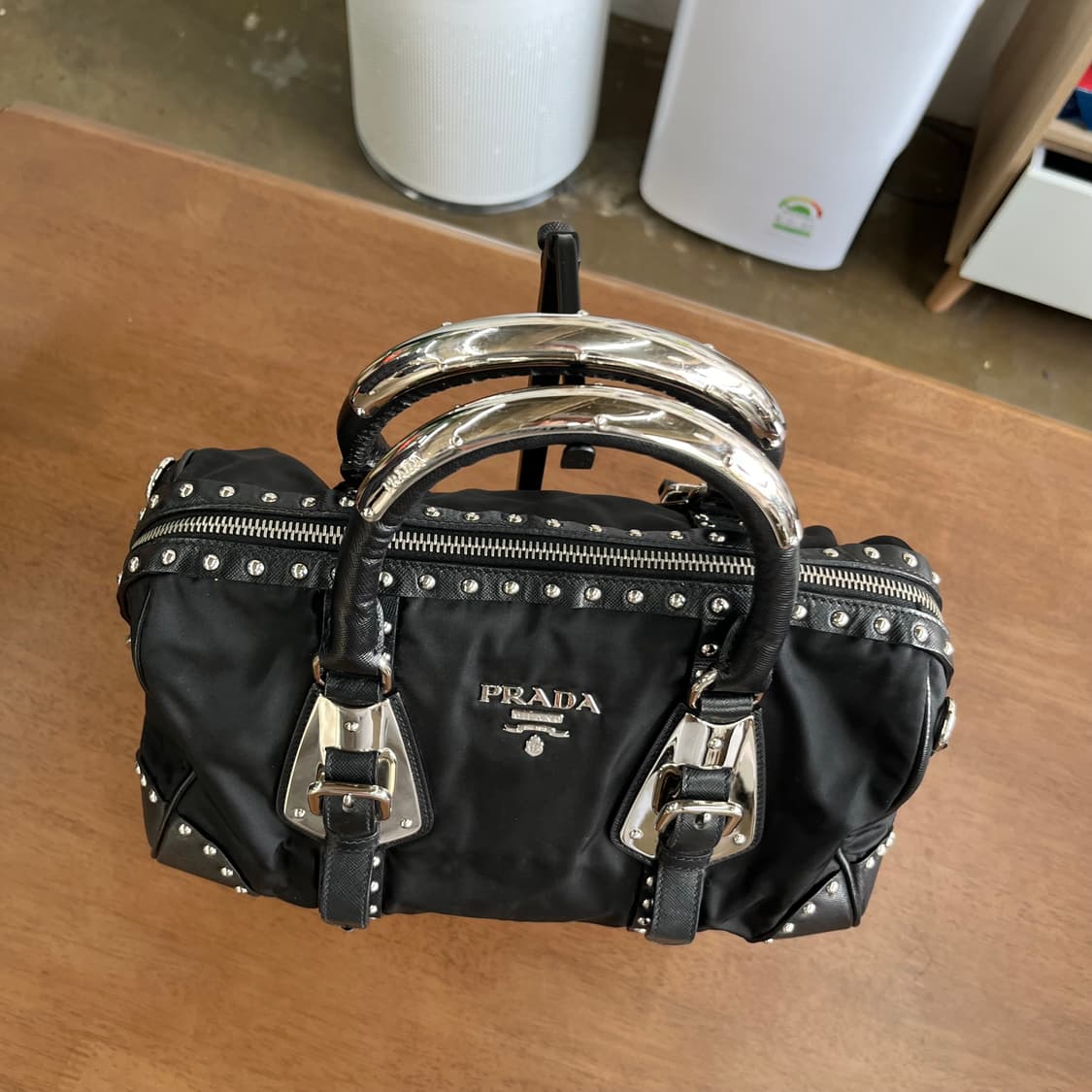 프라다 나일론/레더 스터드 토트백 상품이미지3