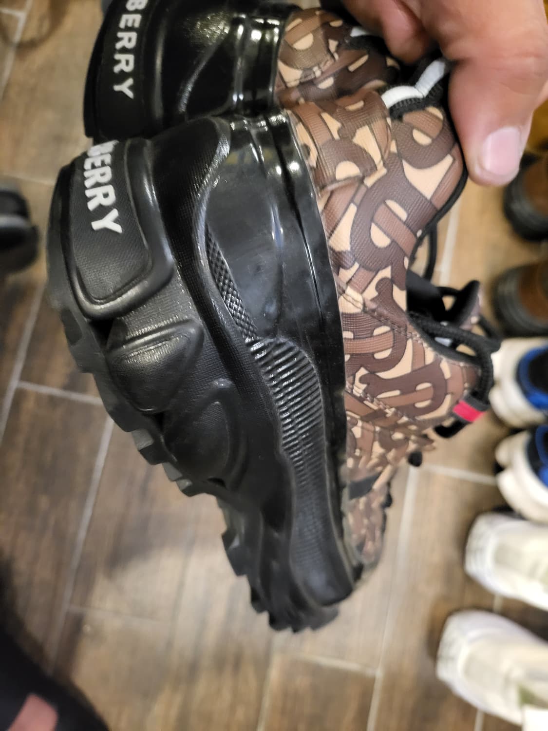 버버리운동화 250~255 상품이미지5