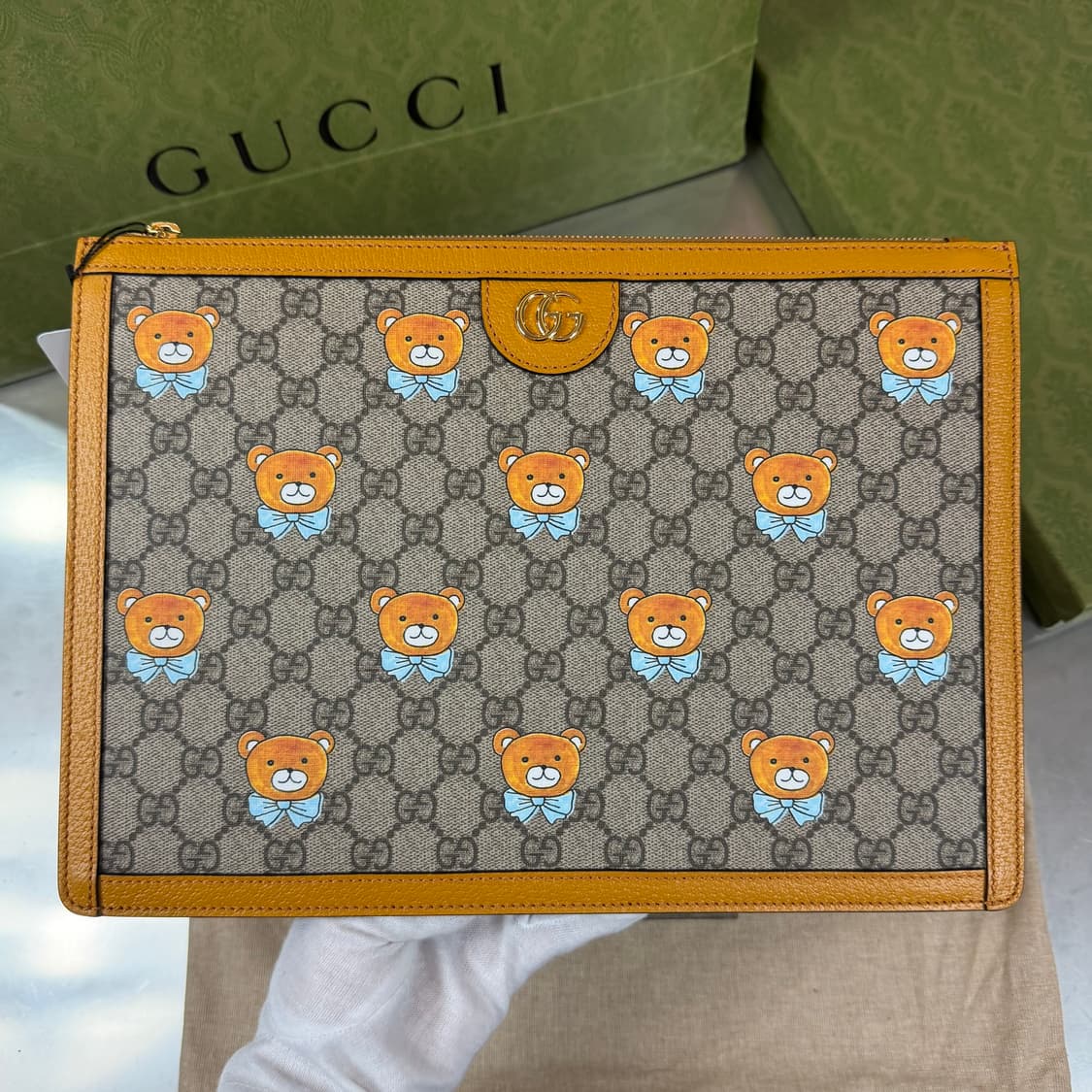 [리오브] 구찌 X 카이 GG 슈프림 포트폴리오 클러치 상품이미지2