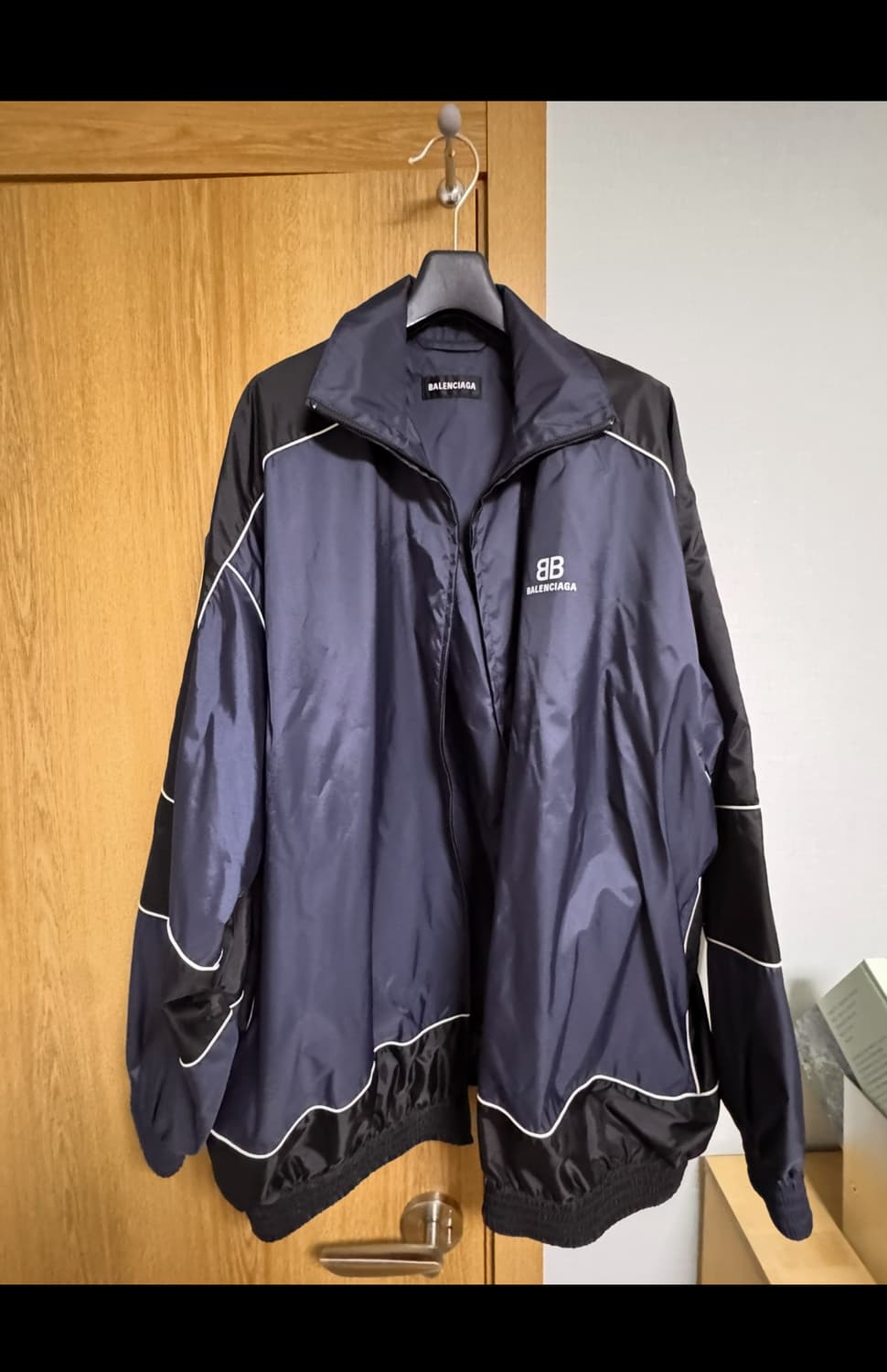 발렌시아가 BB로고 바람막이  상품이미지1